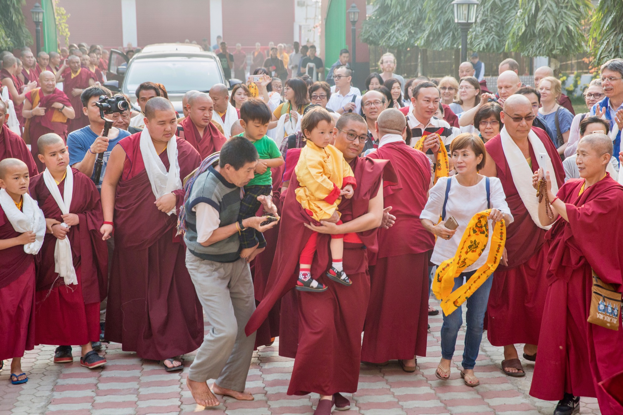 Tenga Rinpoche Yangsi Arrives in Bodhgaya