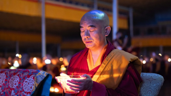 རྒྱལ་ཡོངས་བཀའ་བརྒྱུད་སྨོན་ཆེན་མོ་ཐེངས་སོ་དགུ་པའི་ཉིན་མཐའ་མའི་མཛད་རིམ་མར་མེ་སྨོན་ལམ་སྐོར།