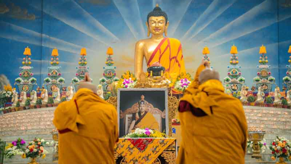 བཀའ་བརྒྱུད་སྨོན་ལམ་ཐེངས་བཞི་བཅུ་པའི་དངོས་གཞི་ཉིན་གཉིས་པ།